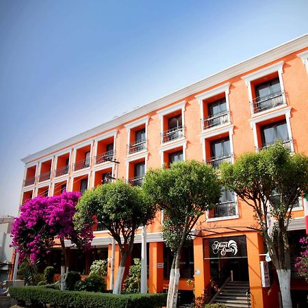 Hotel Emily Pachuca エクステリア 写真