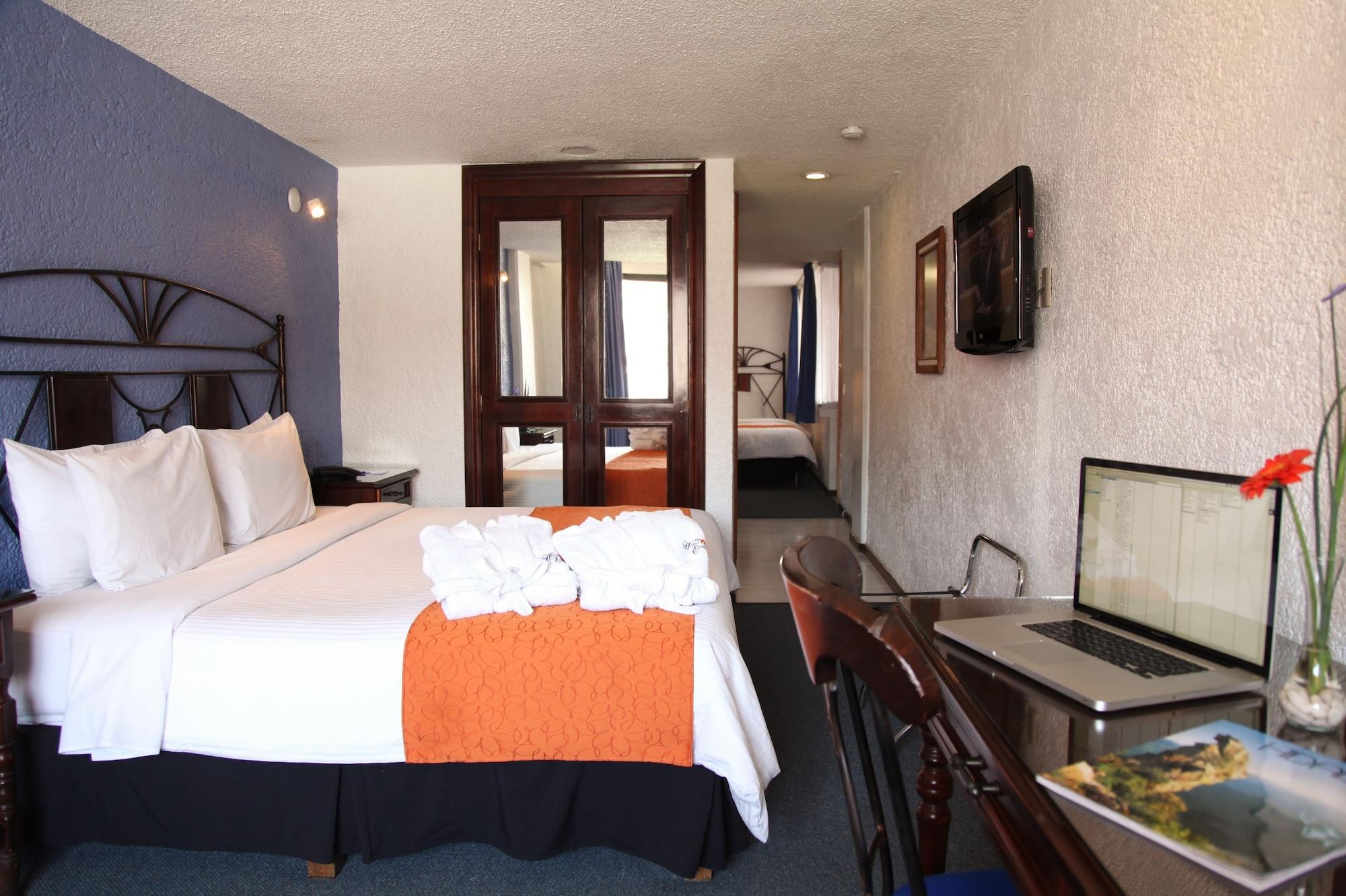 Hotel Emily Pachuca エクステリア 写真