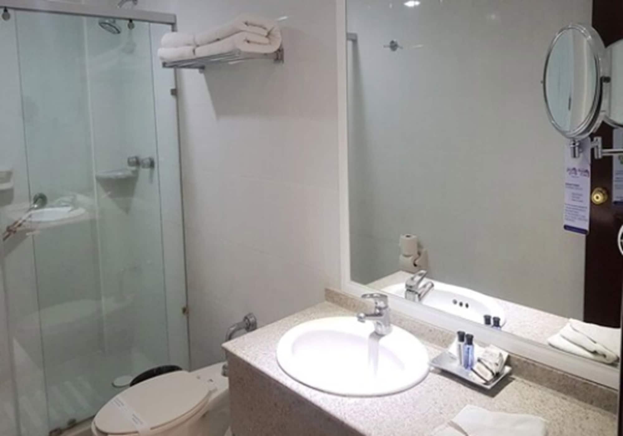 Hotel Emily Pachuca エクステリア 写真