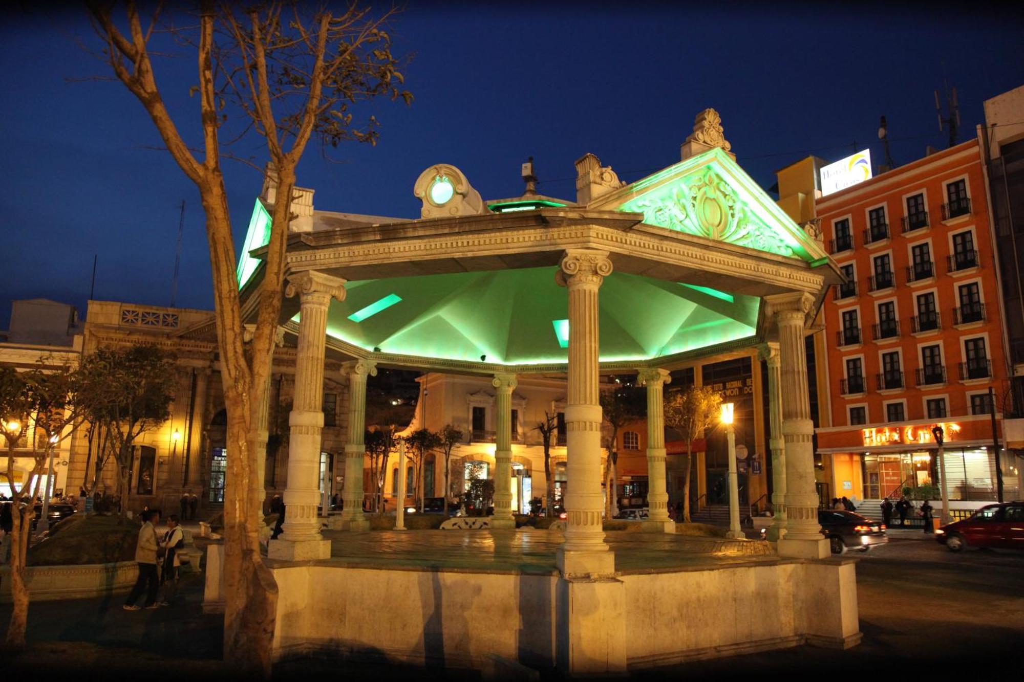 Hotel Emily Pachuca エクステリア 写真