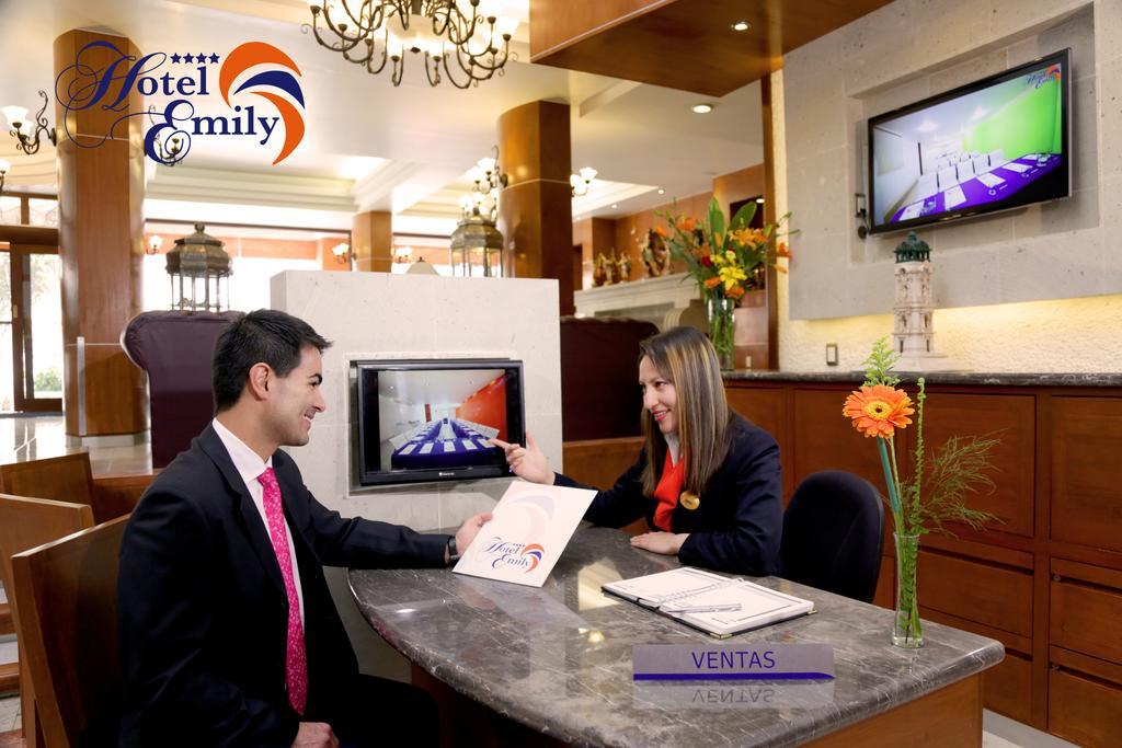 Hotel Emily Pachuca エクステリア 写真
