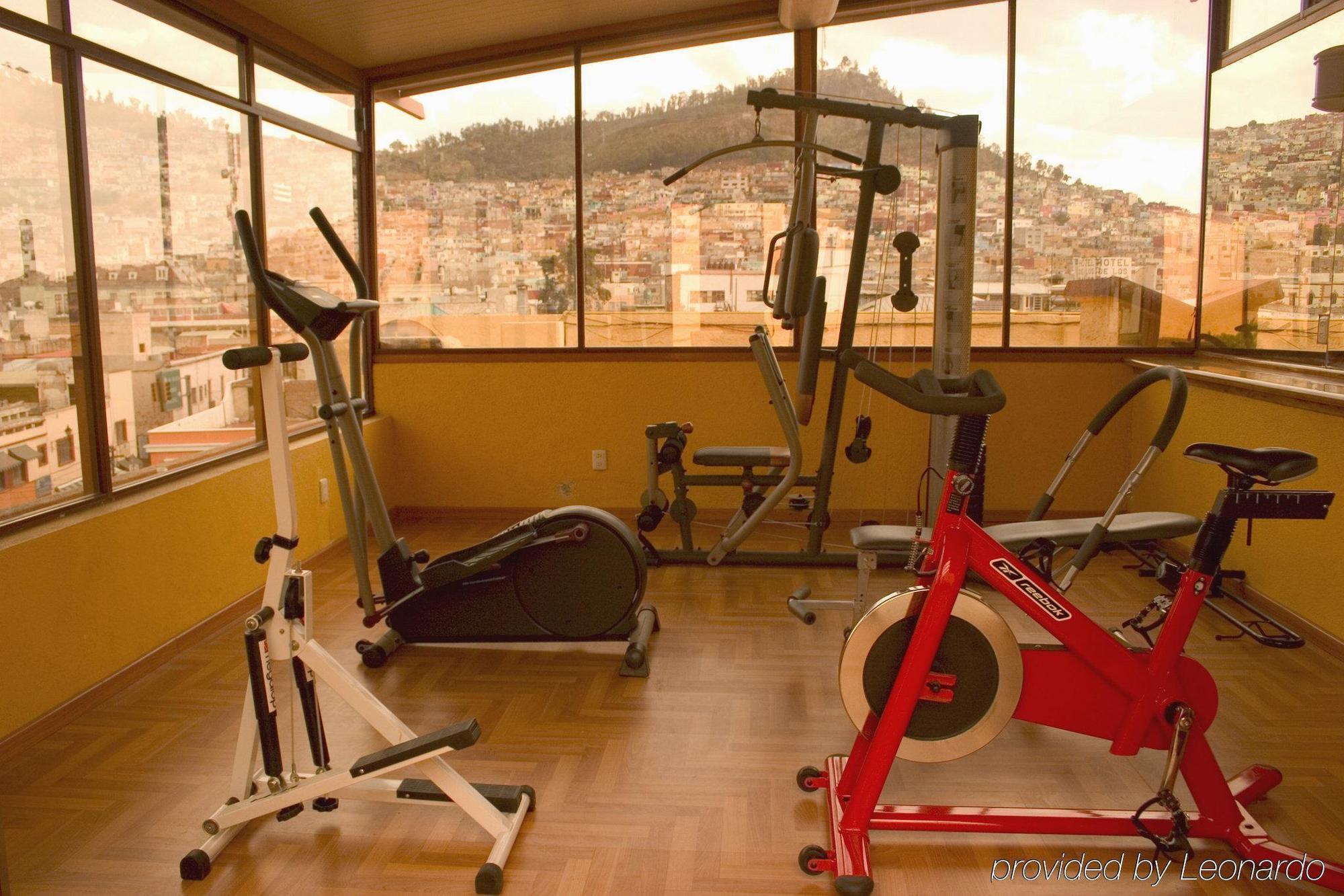 Hotel Emily Pachuca エクステリア 写真