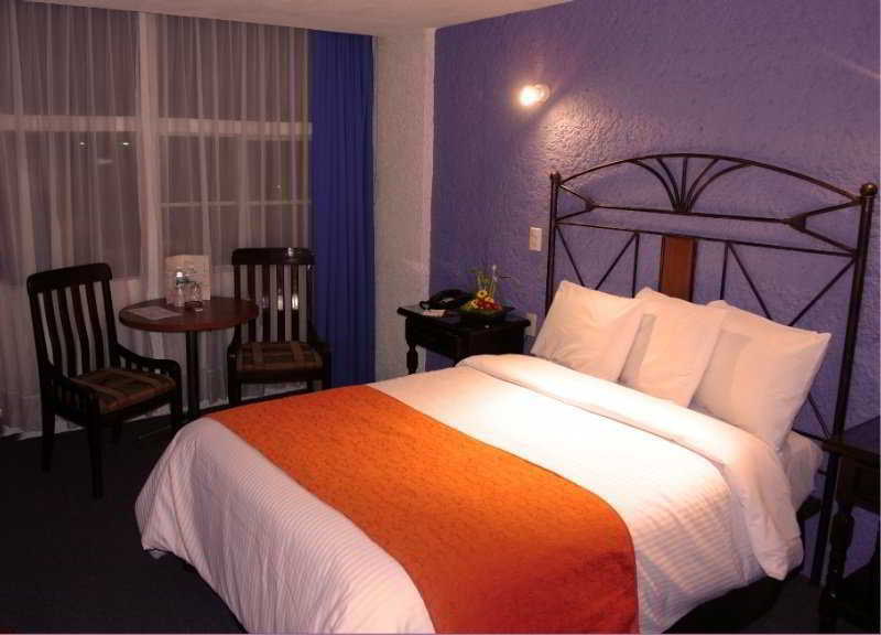 Hotel Emily Pachuca エクステリア 写真