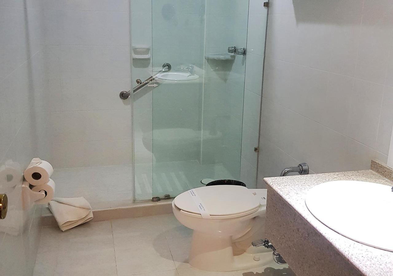 Hotel Emily Pachuca エクステリア 写真